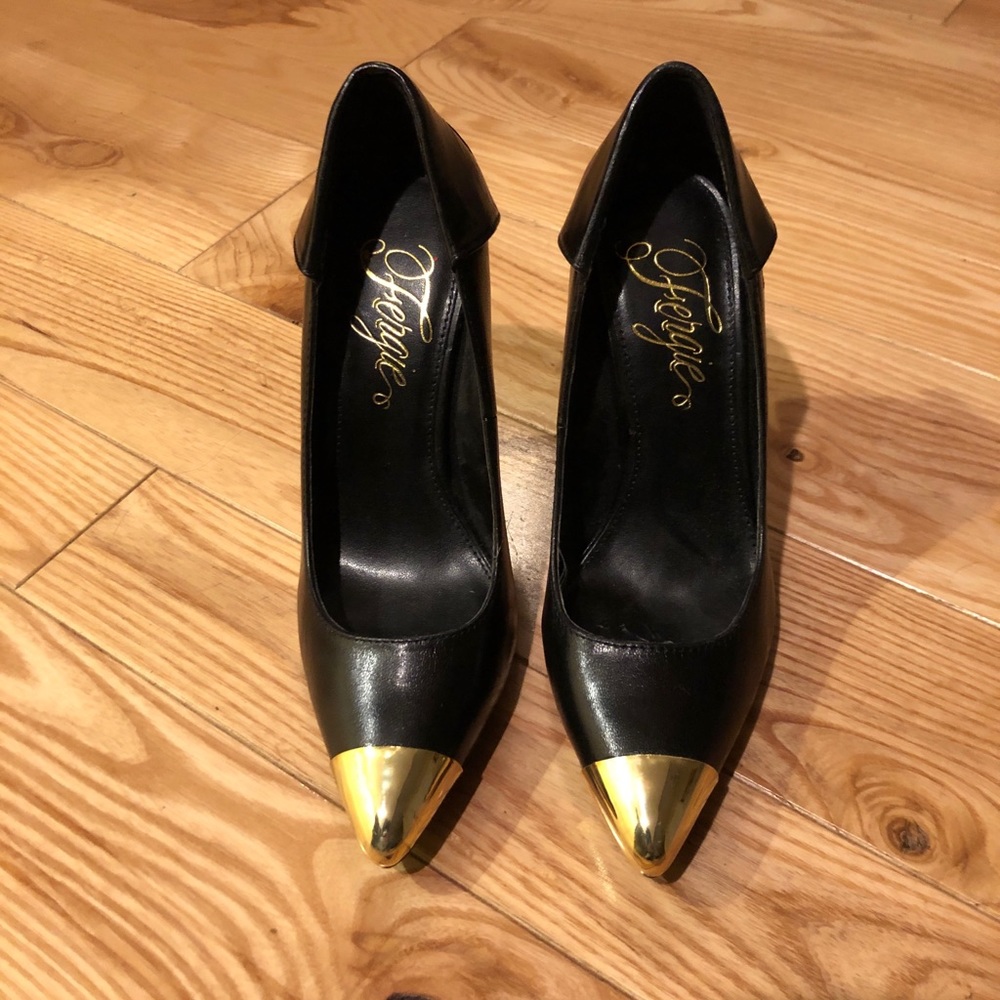 Size 6 black/gold tip 4” heels